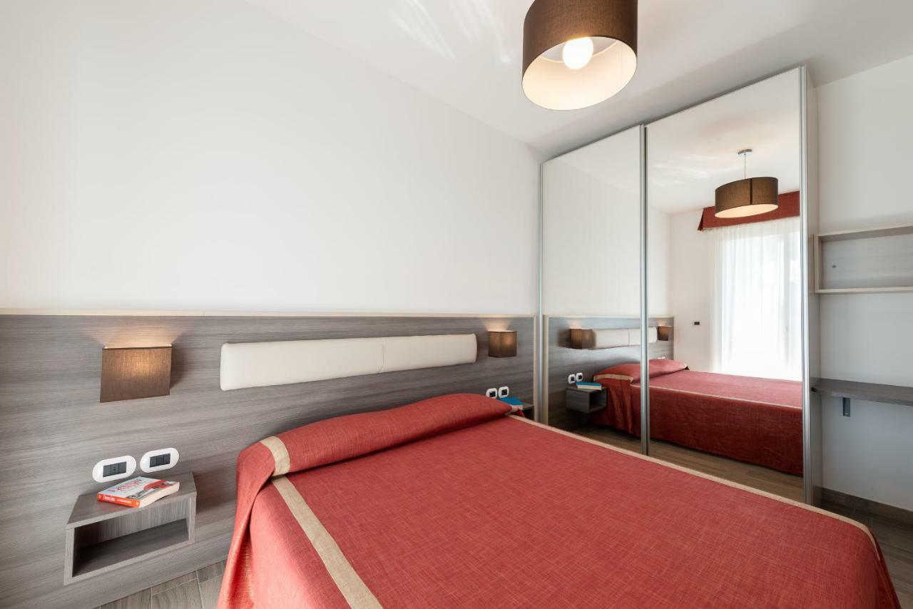 Boca Marina Aparthotel Alba Adriatica Kültér fotó