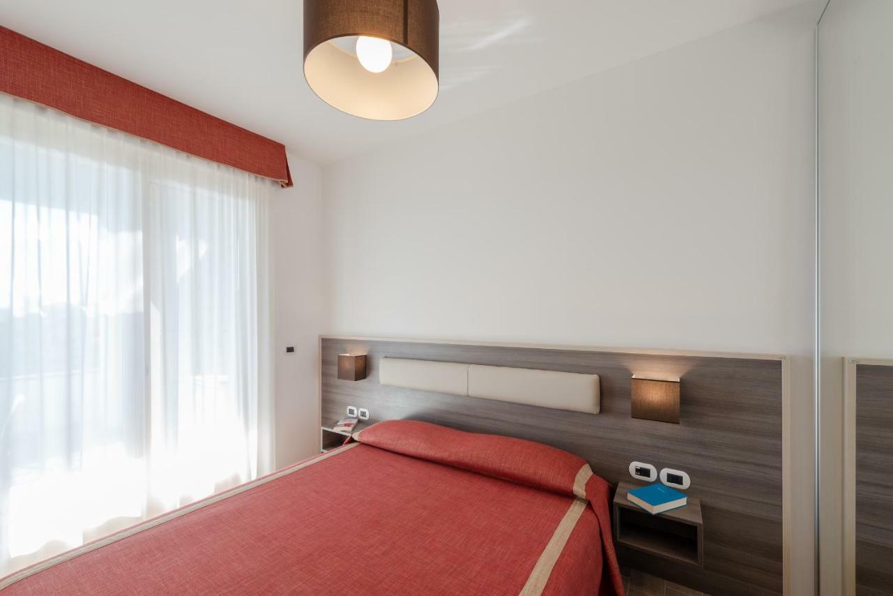 Boca Marina Aparthotel Alba Adriatica Kültér fotó